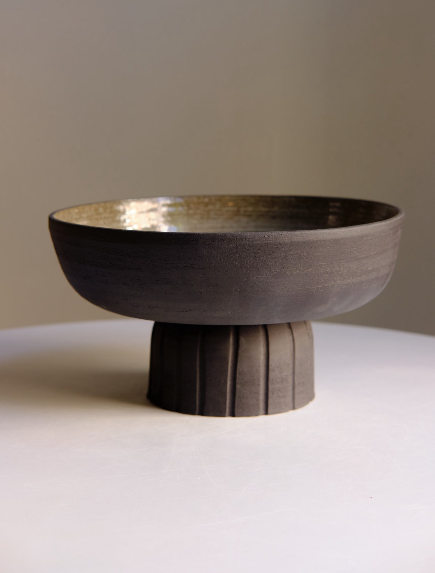 Black pedestal bowl (no. 1)