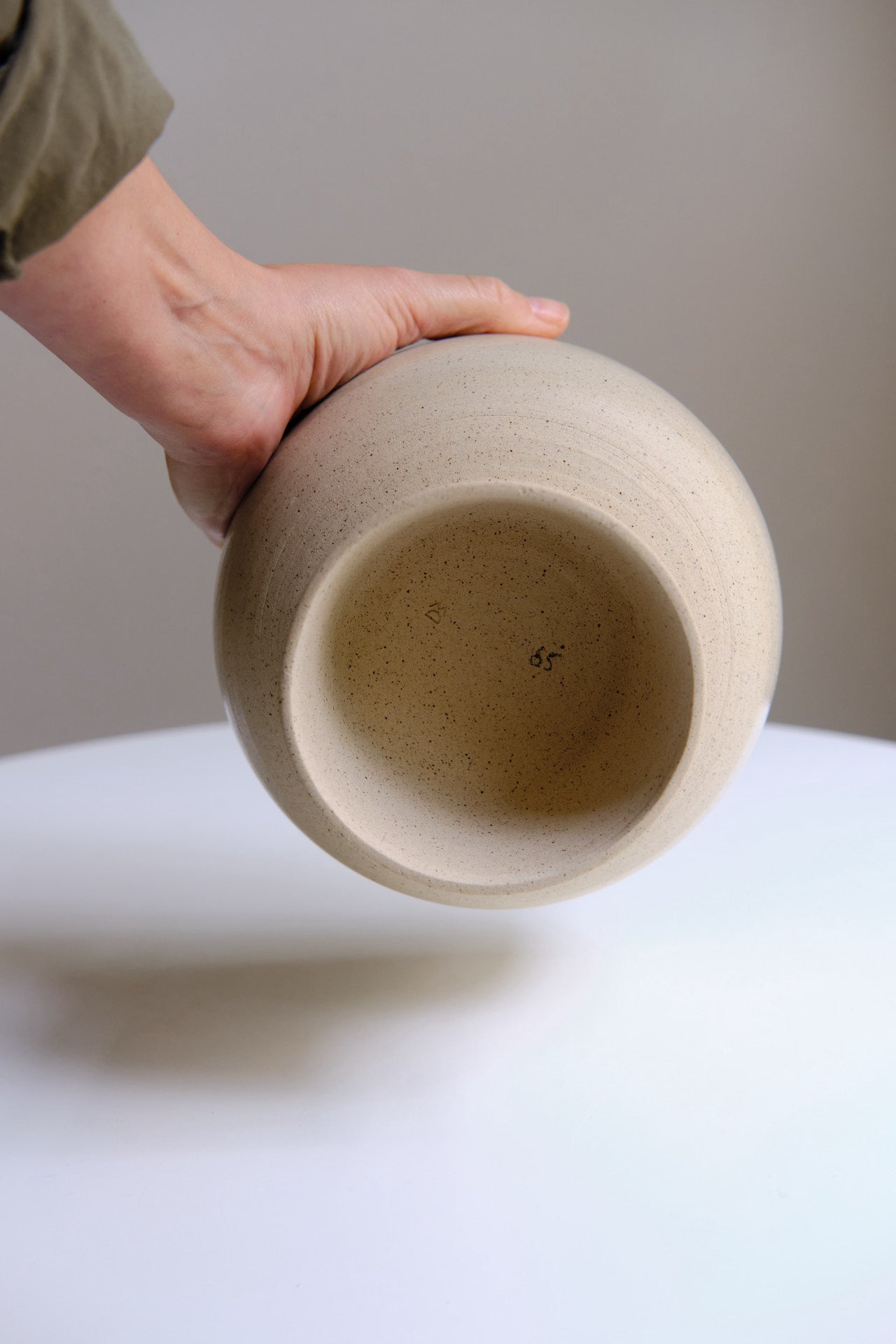 Pedestal bowl no. 17